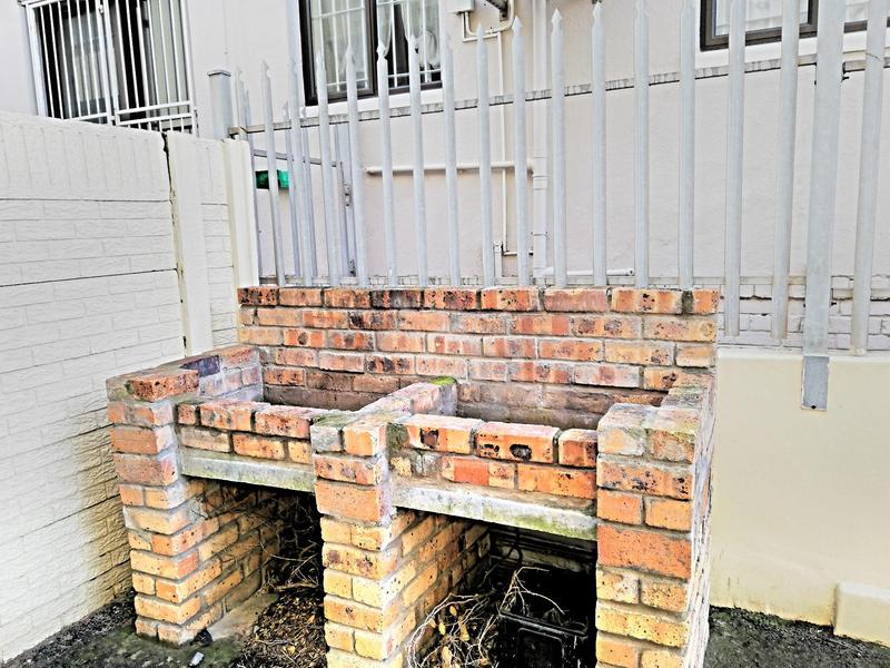 To Let 3 Bedroom Property for Rent in Strand Western Cape